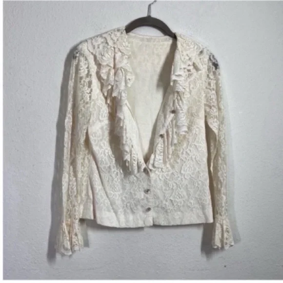 Vintage Ruffle lace blouse - Picture 5 of 9